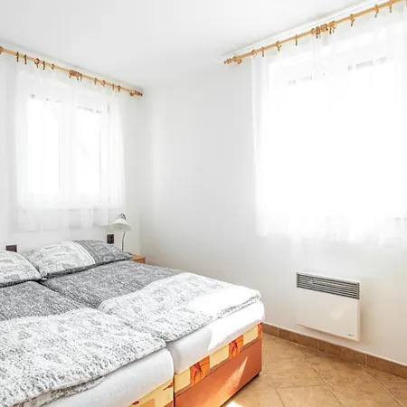 Habitación en casa particular Na Habánské 639,